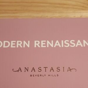 Anastasia Beverly Hills Modern Renaissance in Soft Pink